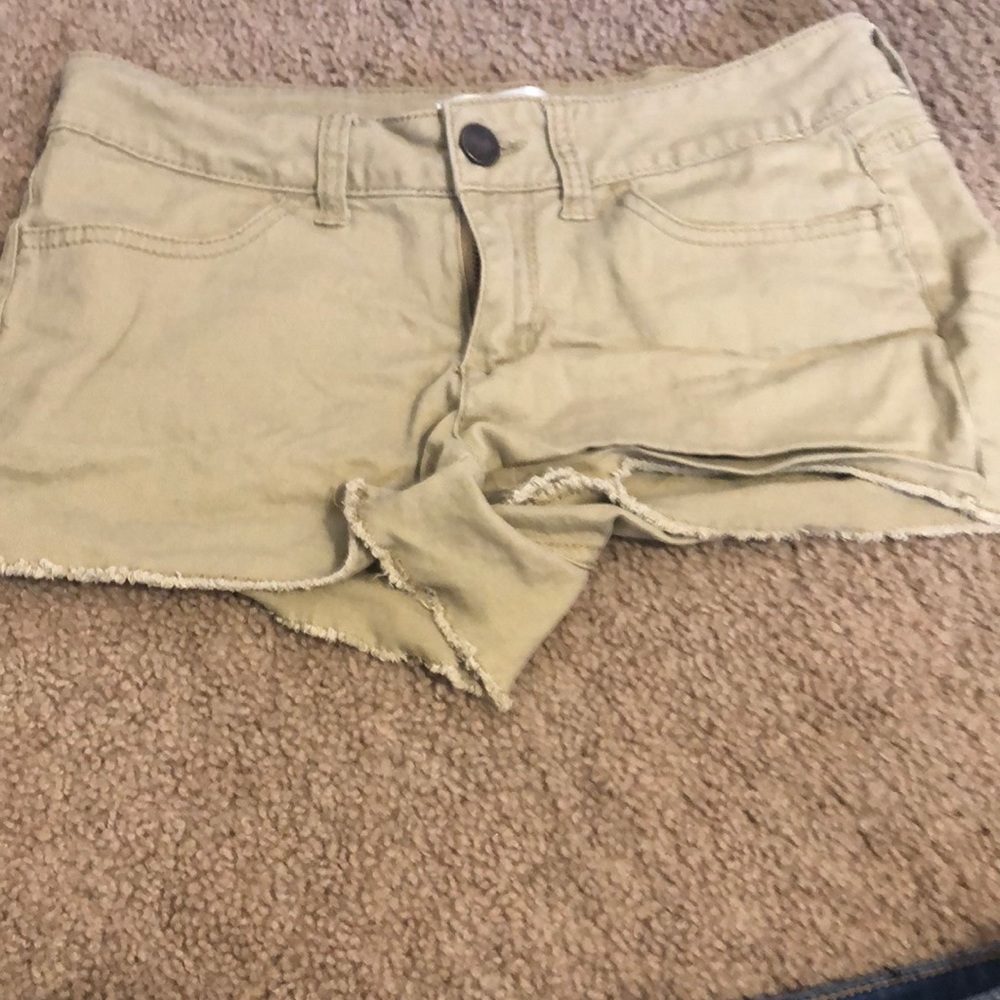 Shorts - Picture 3 of 3